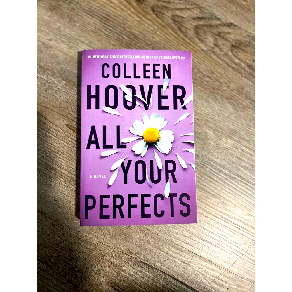‼️PREOWNED‼️Bestseller Novel